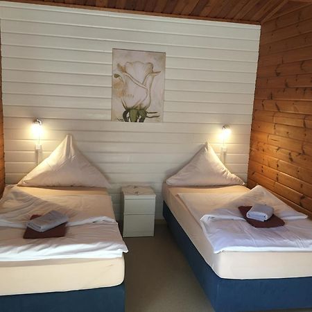 Abb Sportcenter Gaensefurth, Doppelzimmer Ohne Kueche, Standard Doppelzimmer Mit Kueche Hecklingen  Eksteriør bilde