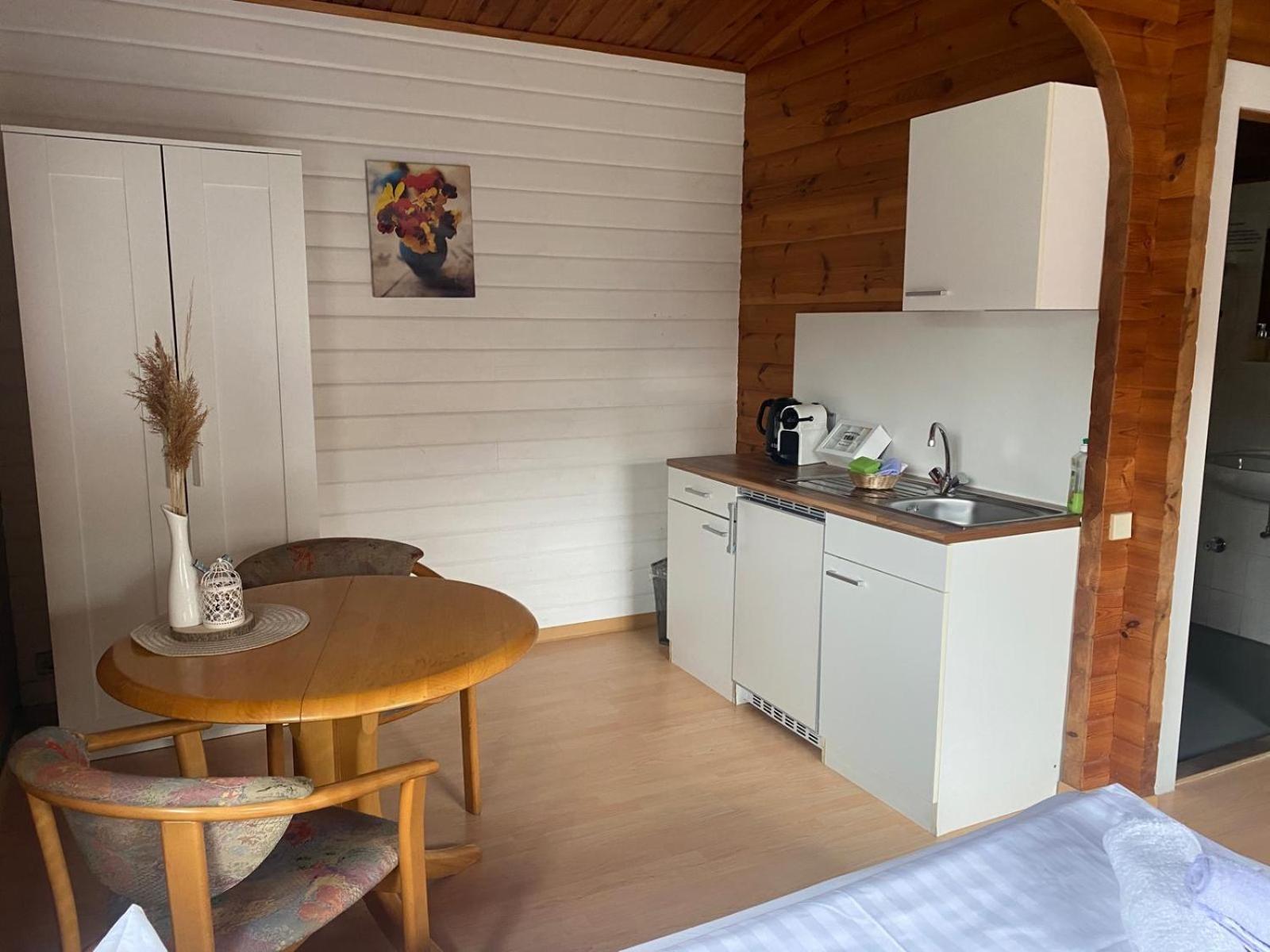 Abb Sportcenter Gaensefurth, Doppelzimmer Ohne Kueche, Standard Doppelzimmer Mit Kueche Hecklingen  Eksteriør bilde